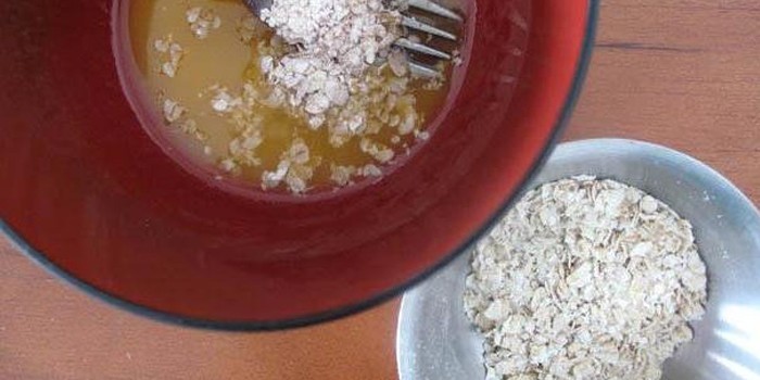 Приготовление ванночки для рук с овсянкой