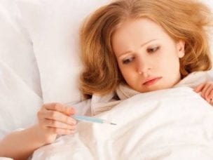 Чем сбить температуру у взрослого в домашних условиях медикаментозными и народными жаропонижающими средствами