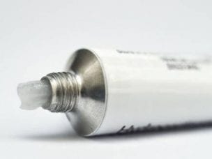 Мазь при ячмене на глазу - список лучших препаратов с описанием состава, инструкцией по применению и ценами